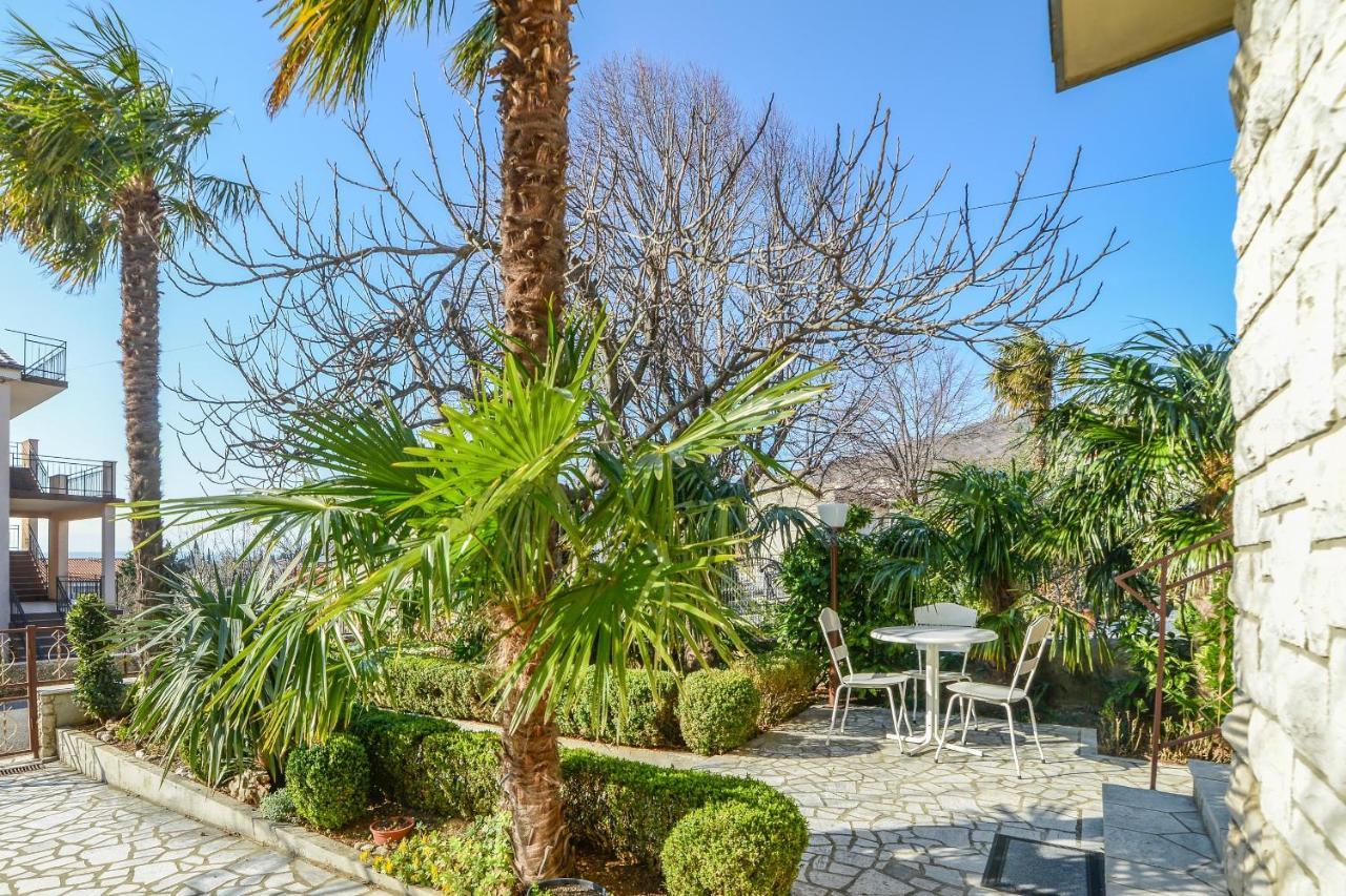 Apartments Antic 4255 Selce Bagian luar foto